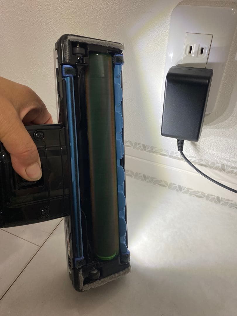 HITACHI コードレス掃除機 PV-BH900H　バッテリーの状態良好