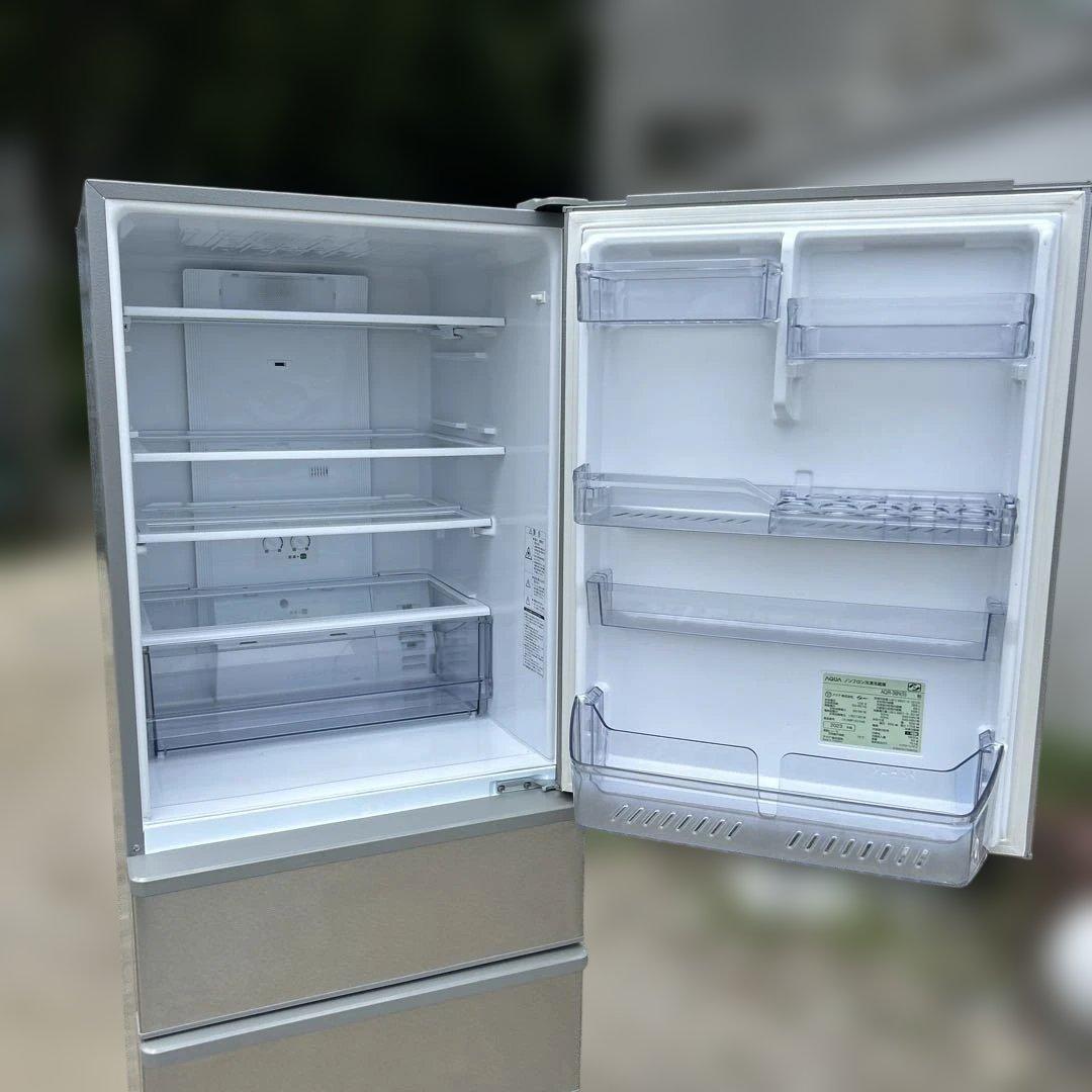 2023年製のAQUA製355L冷蔵庫、冷凍室89L、冷蔵室266L、