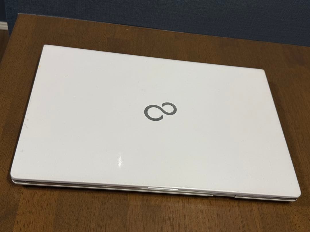 富士通　LIFEBOOK SH90/B1 ノートパソコン
