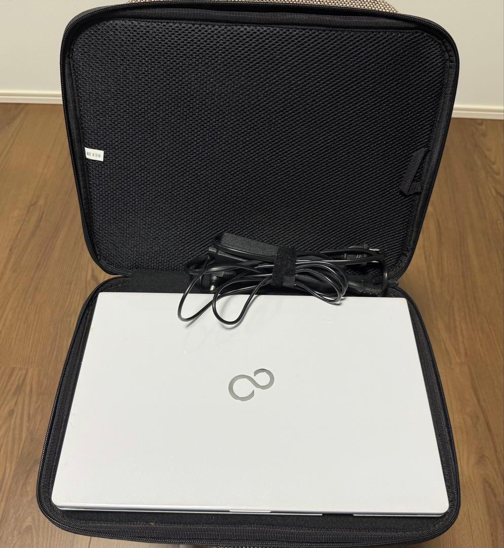 富士通　LIFEBOOK SH90/B1 ノートパソコン