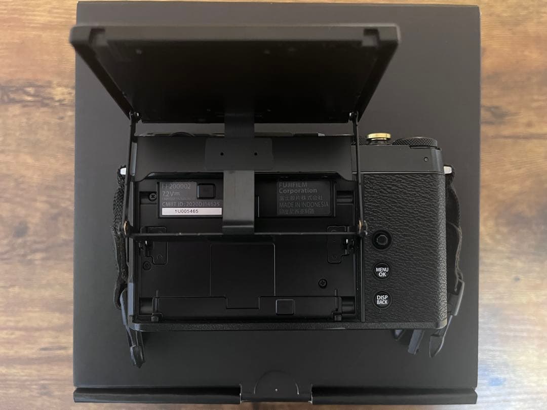 FUJIFILM X-E4 ミラーレス一眼 本体