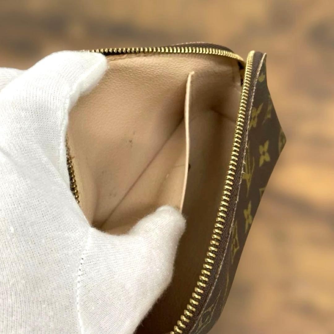 Louis Vuitton モノグラム ポーチ 中型