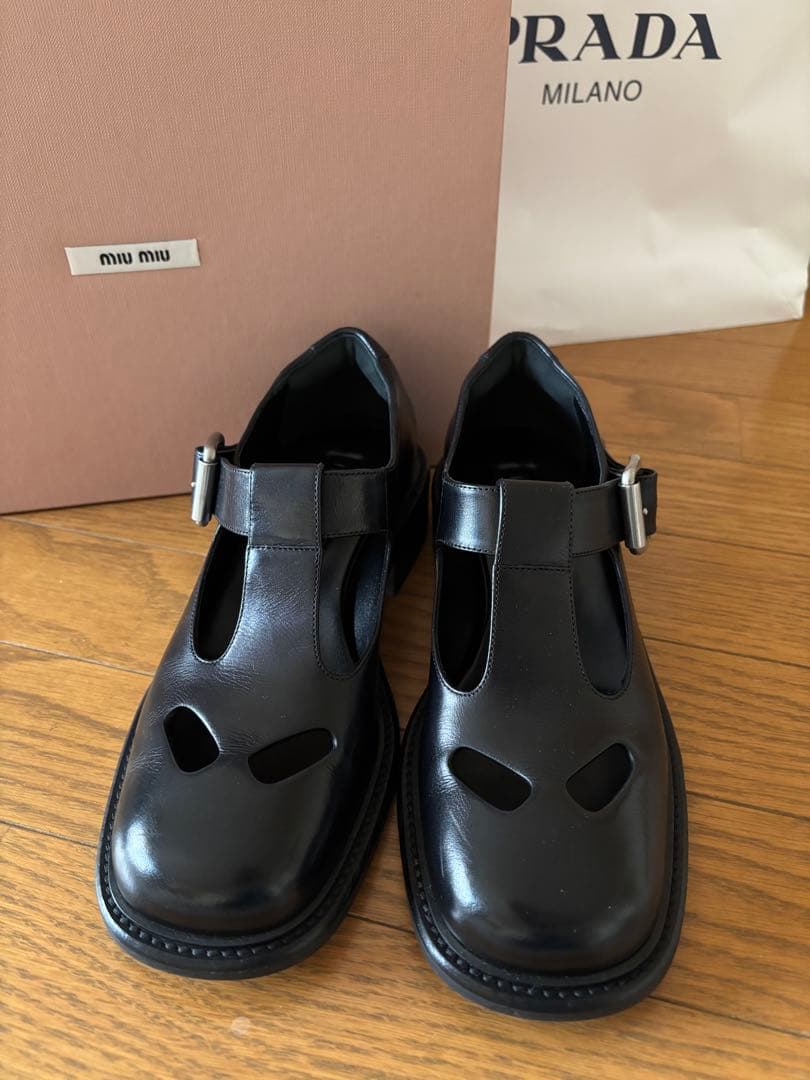 soi ミュウミュウ MIUMIU Tバー レザー　ローファー