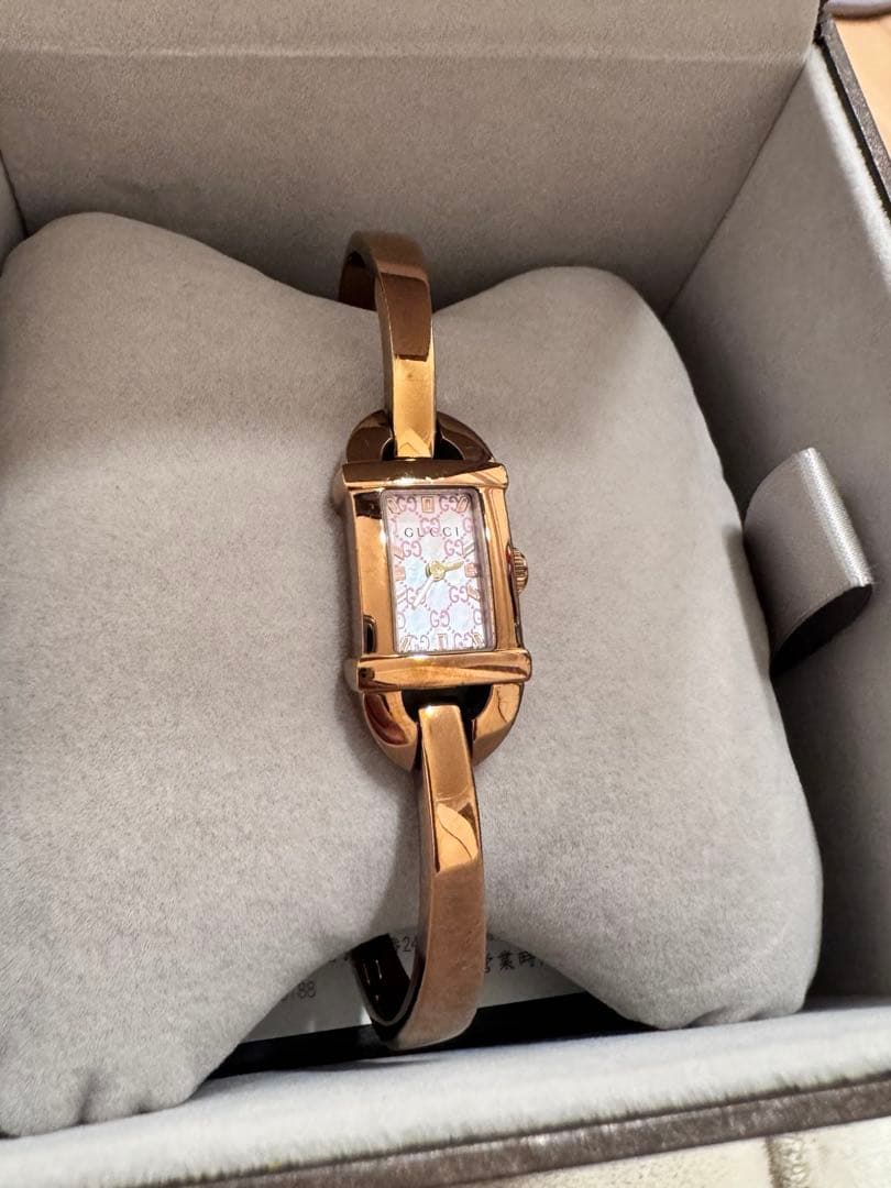 GUCCI 腕時計　レディース　ピンクシェル　6800L 美品 電池切れ 箱付き