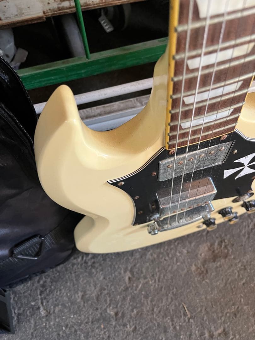 Maison SGスタイル エレキギター アイボリー　中古　現状品　ジャンク品