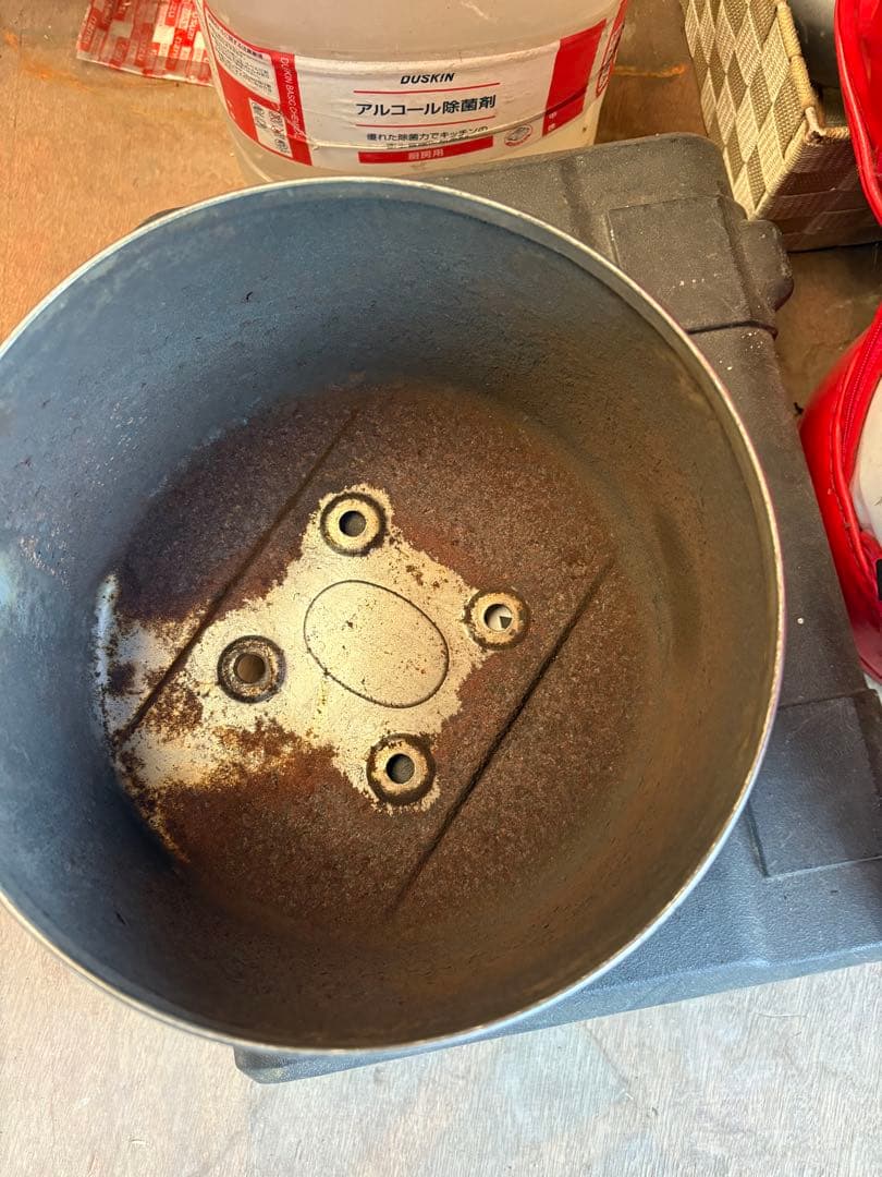 UDビックサム低床　純正リアセンターキャップ4枚