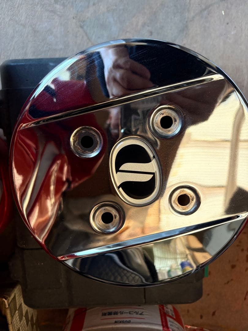 UDビックサム低床　純正リアセンターキャップ4枚