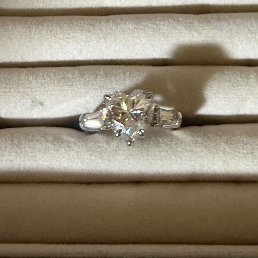 Brillarハートシェイプ テーパードバゲットカット リング