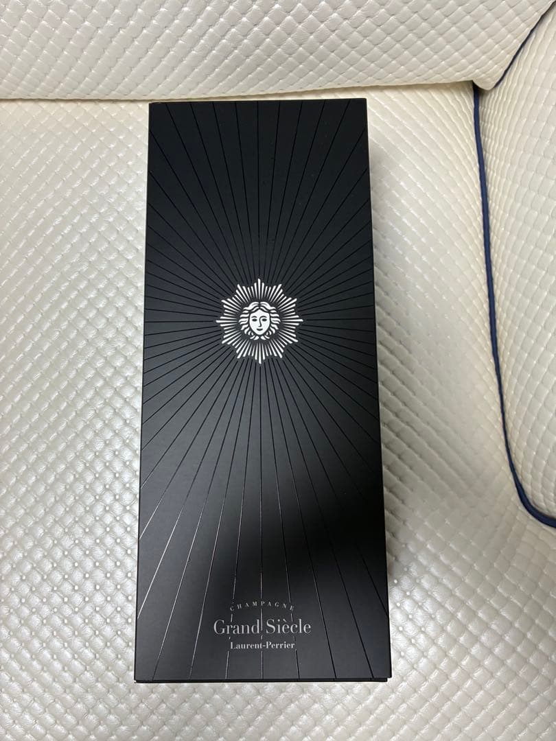 ローラン・ペリエGrand Siècle N°25 専用ボックス、箱あり