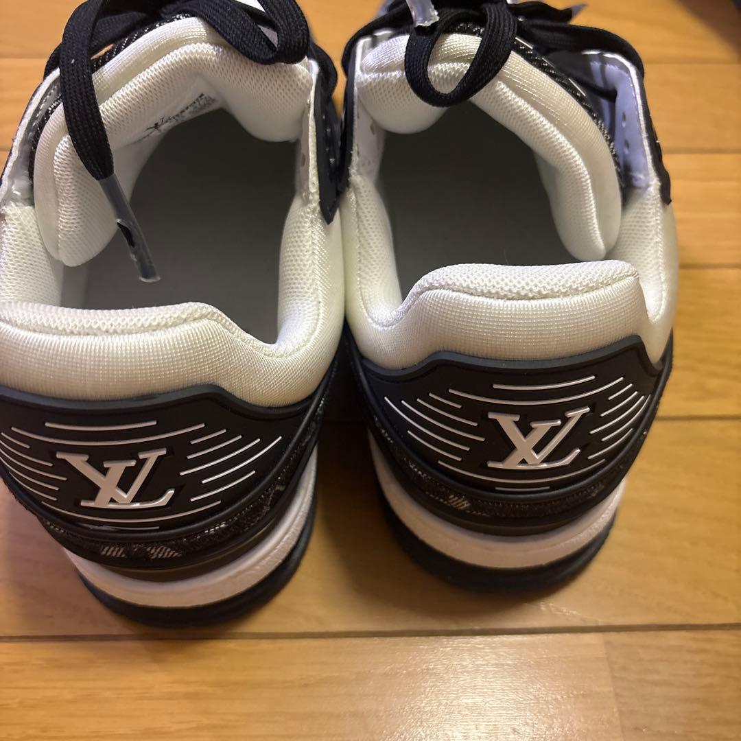 Louis Vuitton スニーカー ホワイト/ブラック