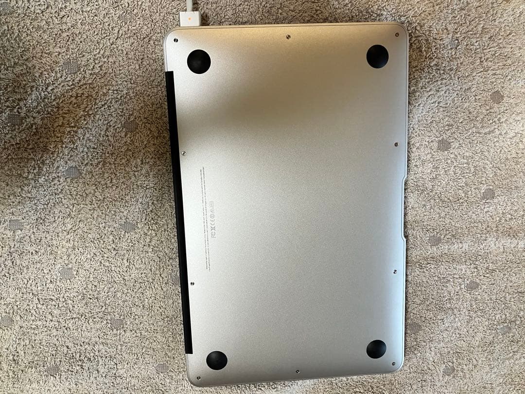 MacBook Air 11インチ Mid 2013 / 4GB /