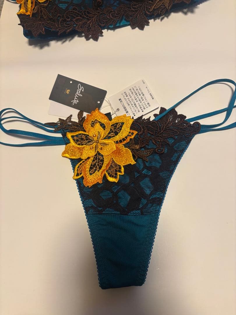 クニ ワコール サルート F65&TバックM