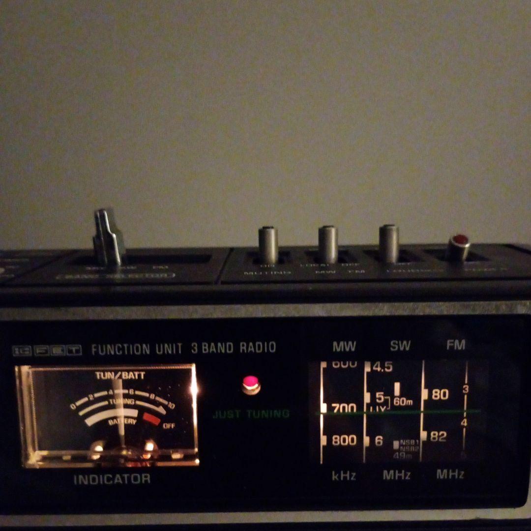 東芝　FM/MW/短波ラジオ　RP-1800F 動作品　電源コード付き