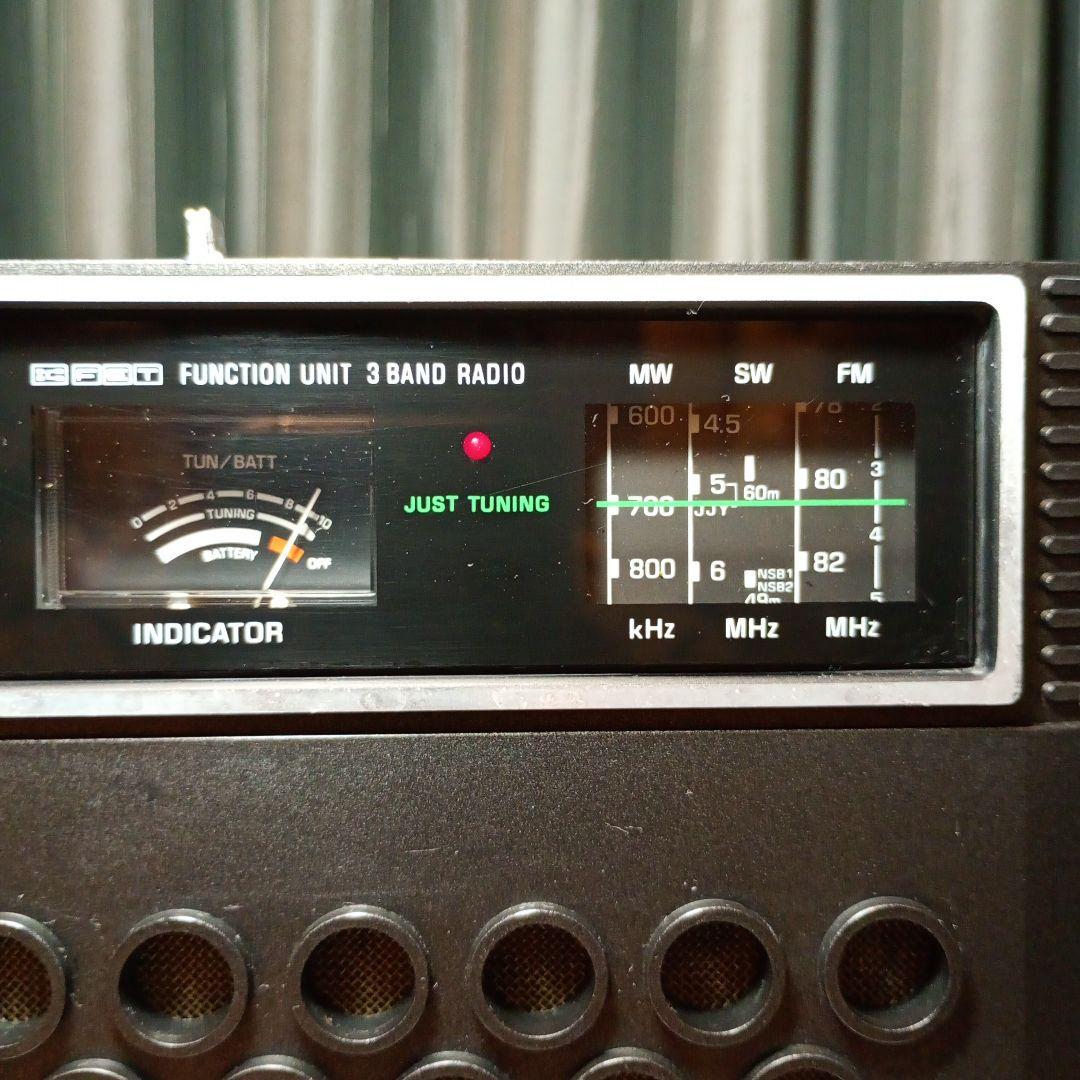 東芝　FM/MW/短波ラジオ　RP-1800F 動作品　電源コード付き