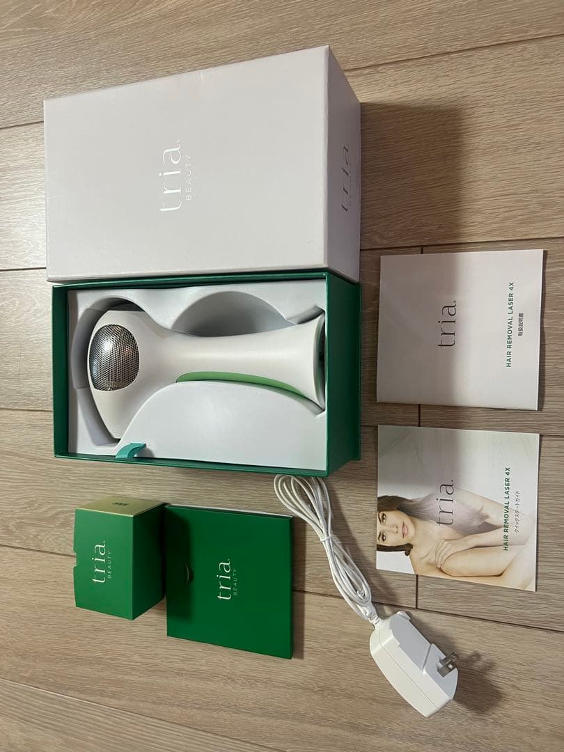 に*た様 トリアレーザー4X tita 美顔器 デジタル表示 充電器付き