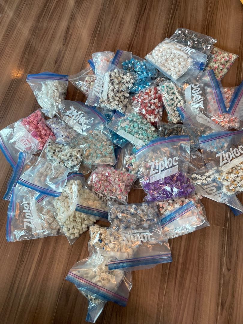 メカニカルキーボード　キーボードスイッチ　新品各種　2500個ほど