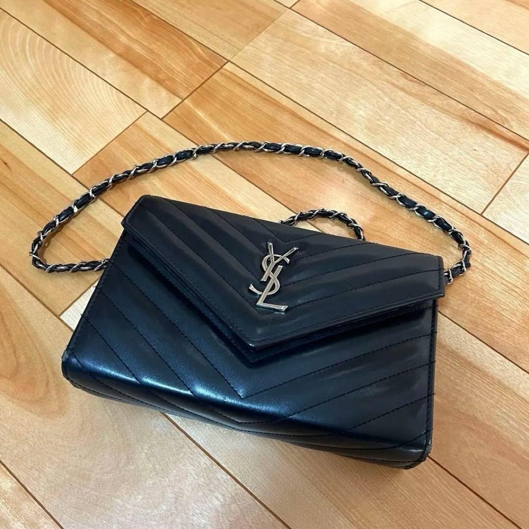 Yves Saint Laurent (イヴ・サンローラン) ショルダーバッグ