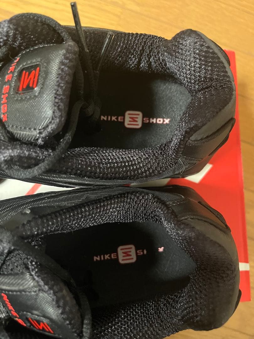 Nike Shox ブラック スニーカー