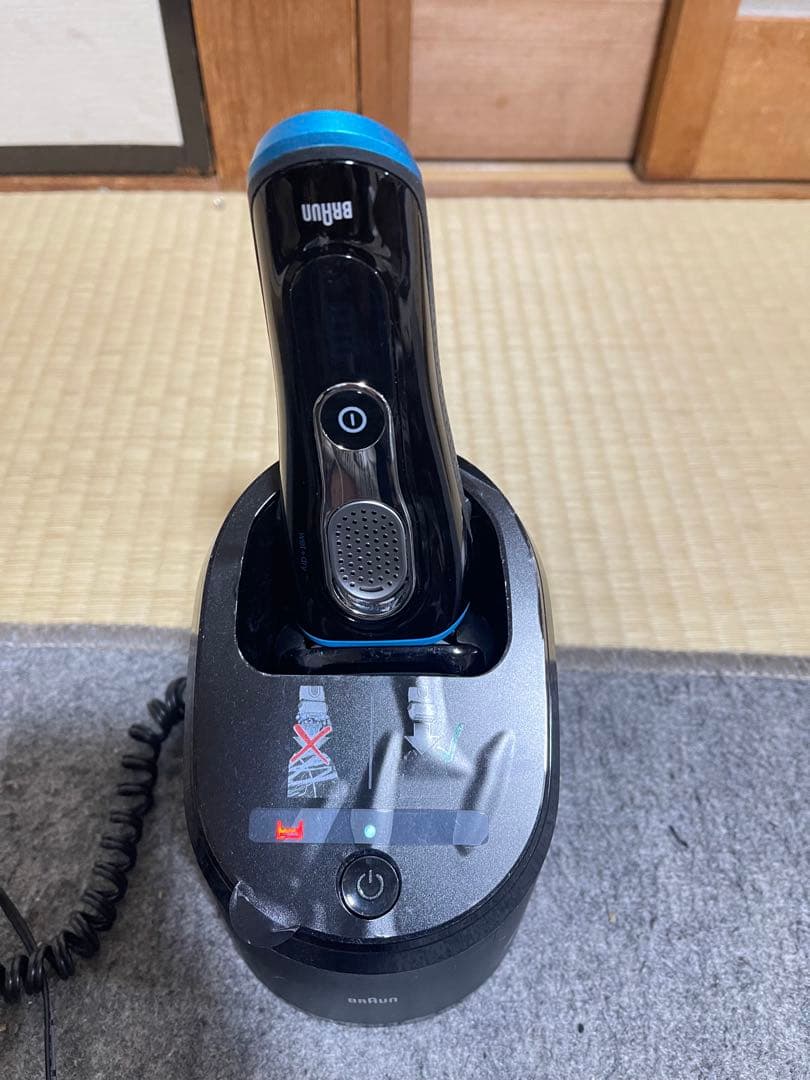 Braun S9 電気シェーバー 充電スタンド付き