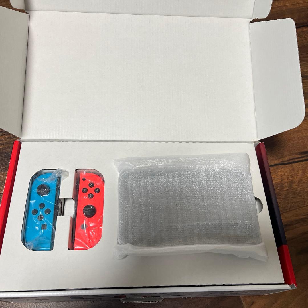 Nintendo Switch 本体 ＋ケース付き