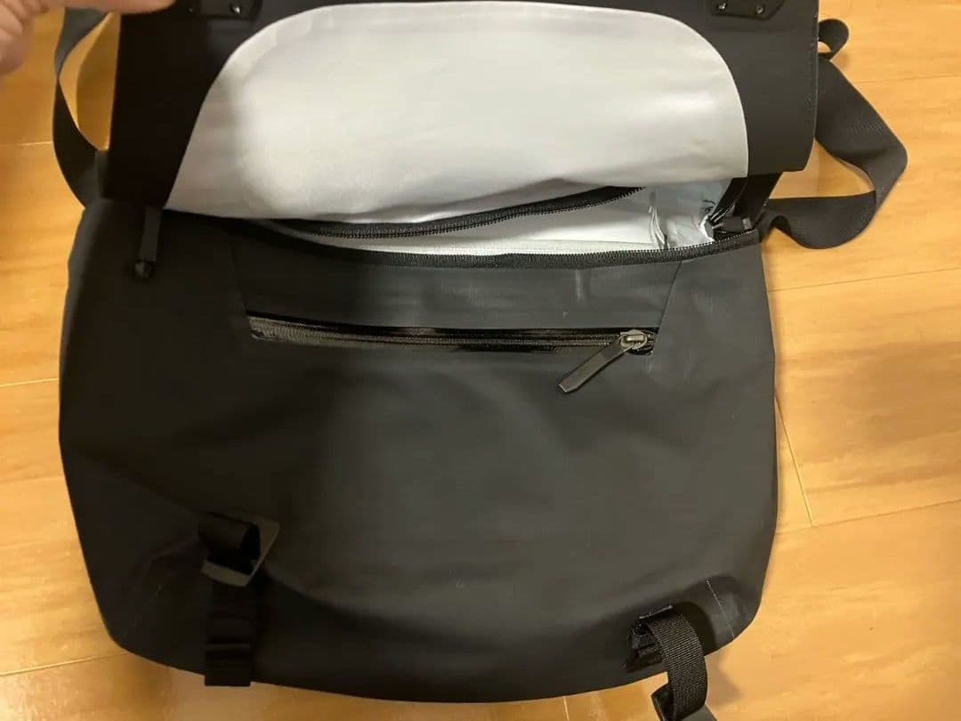 バッグ ARC'TERYX Granville 10 Courier Bag BK