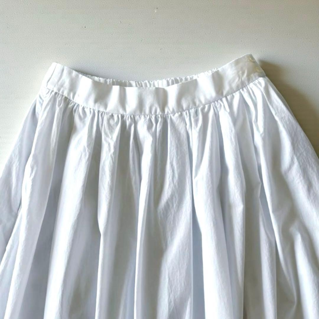 北欧暮らしの道具店　凛とした、大人のための白スカートクラシコム　フレアスカート