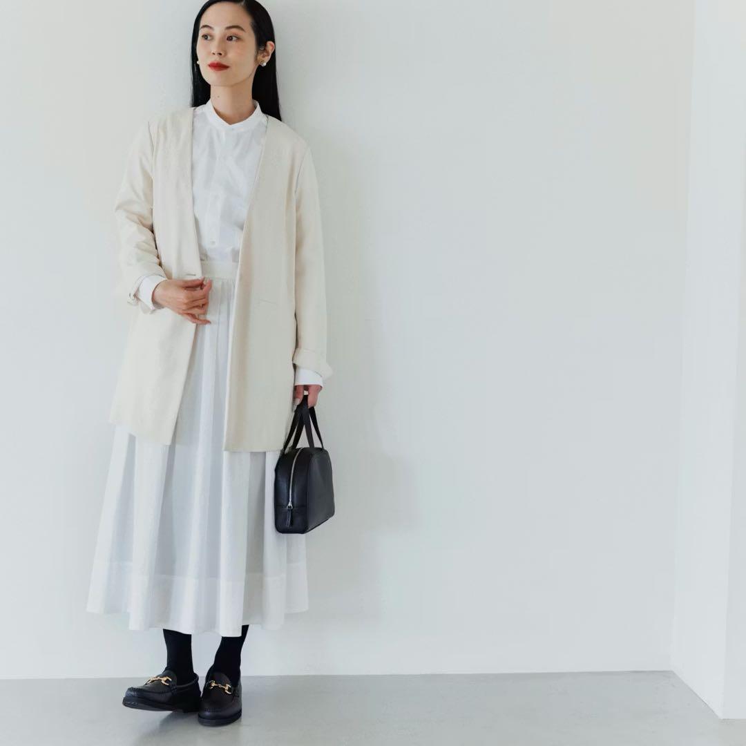 北欧暮らしの道具店　凛とした、大人のための白スカートクラシコム　フレアスカート