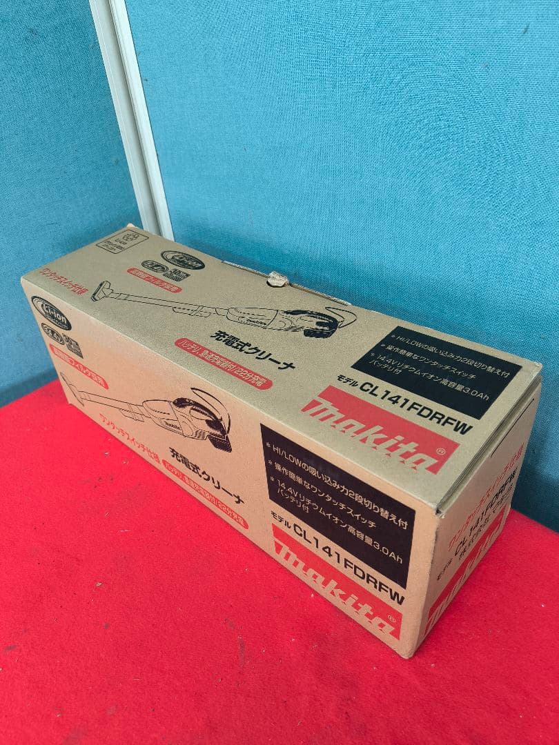 新品　マキタ コードレス掃除機14.4Vバッテリ充電器付 CL141FDRFW