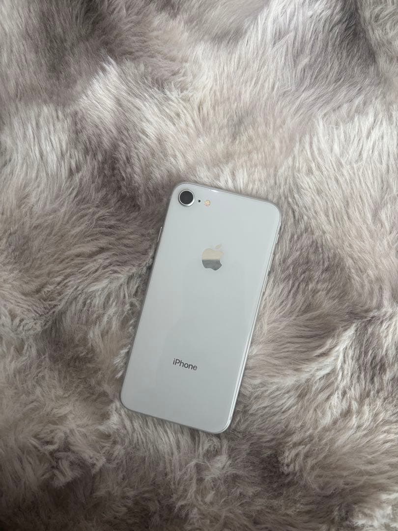 iPhone8 Silver 比較的美品 64GB SIMロック解除済み
