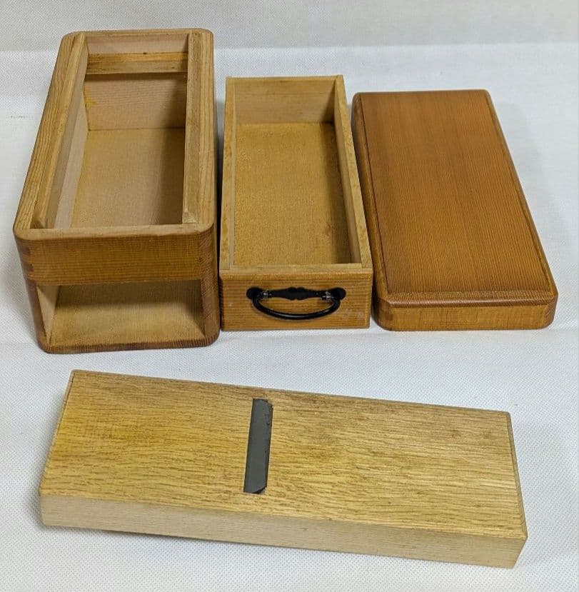 鰹節削り器【宗近】東京製　木製　本職用　かつ箱　鰹節削り器　かつお節削り器