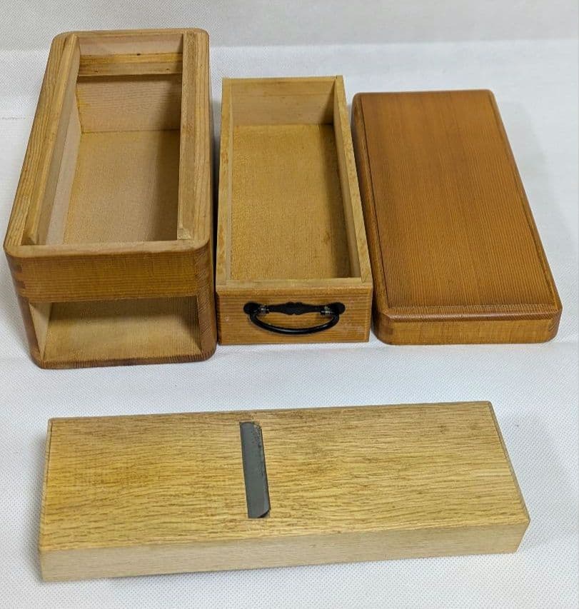 鰹節削り器【宗近】東京製　木製　本職用　かつ箱　鰹節削り器　かつお節削り器