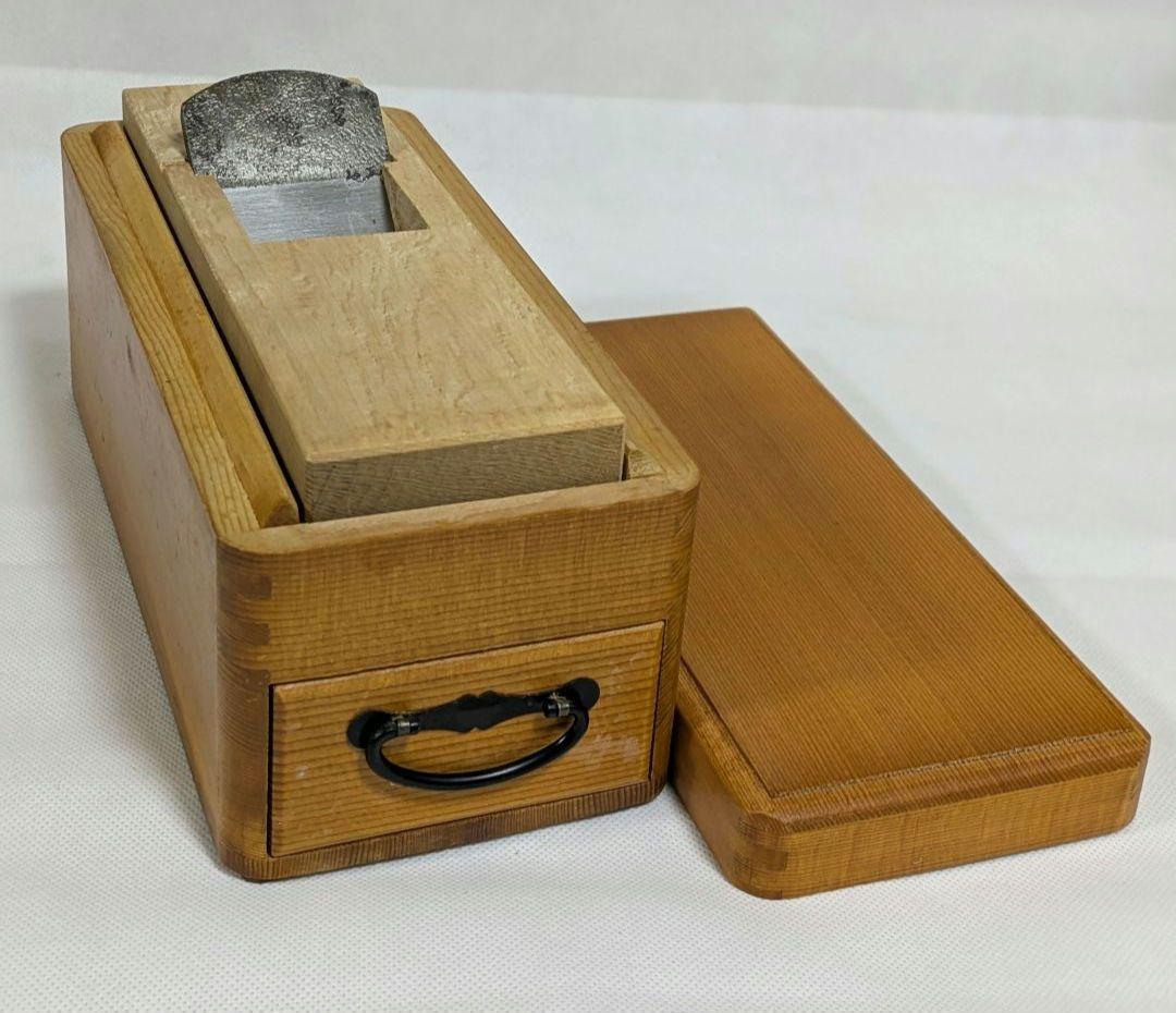 鰹節削り器【宗近】東京製　木製　本職用　かつ箱　鰹節削り器　かつお節削り器