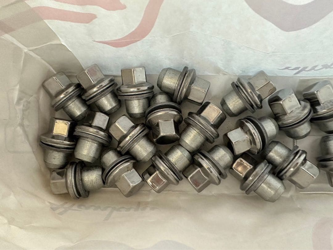 値下げしました！ ディフェンダー20インチ純正タイヤホイールセット(新品未使用)