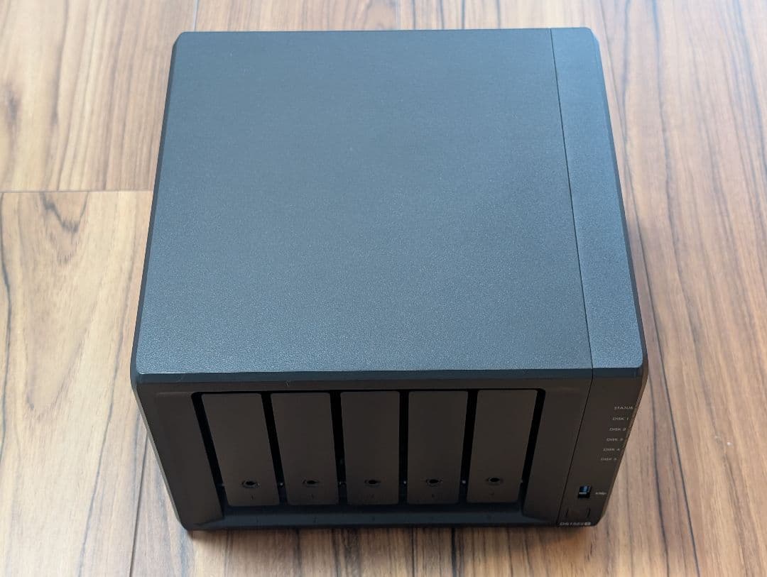 【5ベイNAS】Synology DS1522+【おまけ・微破損あり】