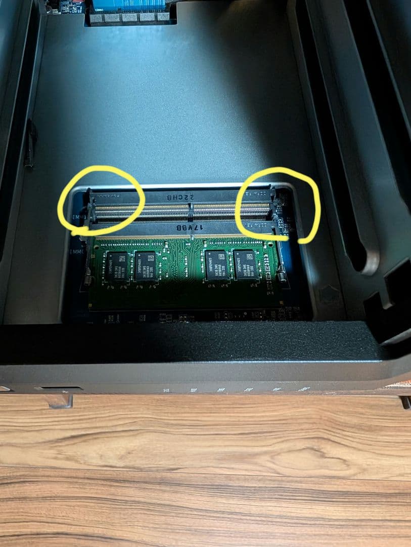 【5ベイNAS】Synology DS1522+【おまけ・微破損あり】