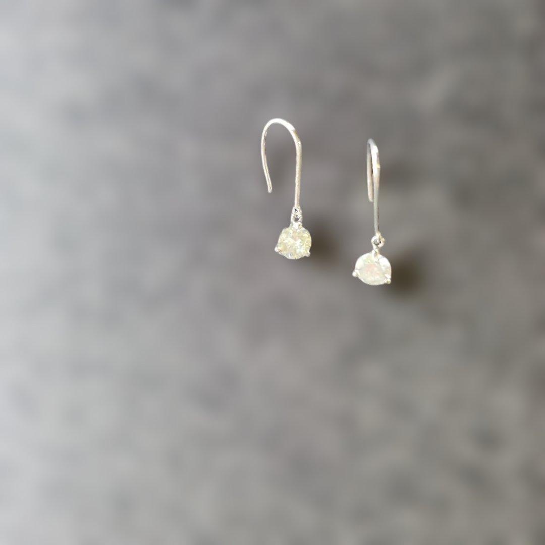 ダイヤのピヤスです。