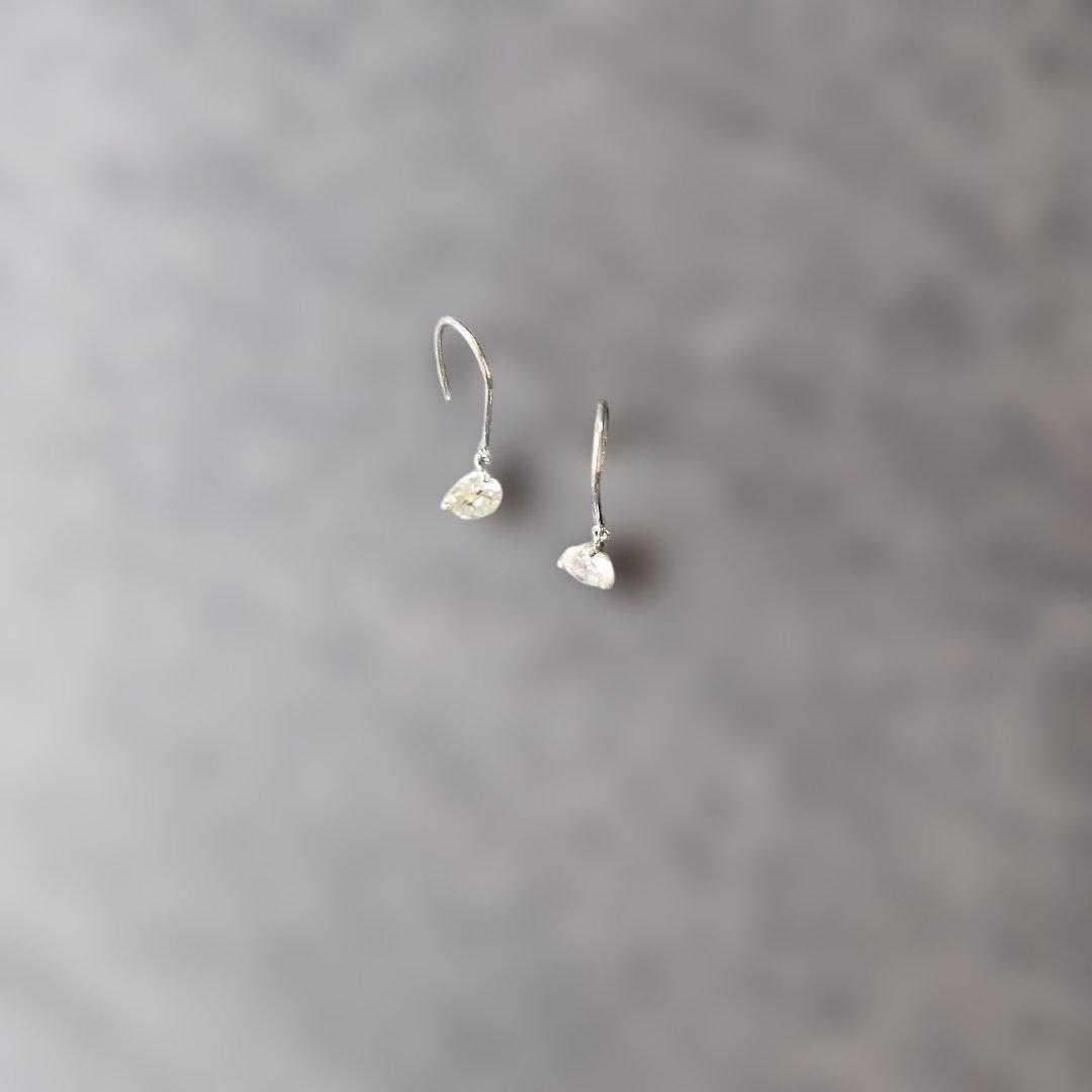 ダイヤのピヤスです。