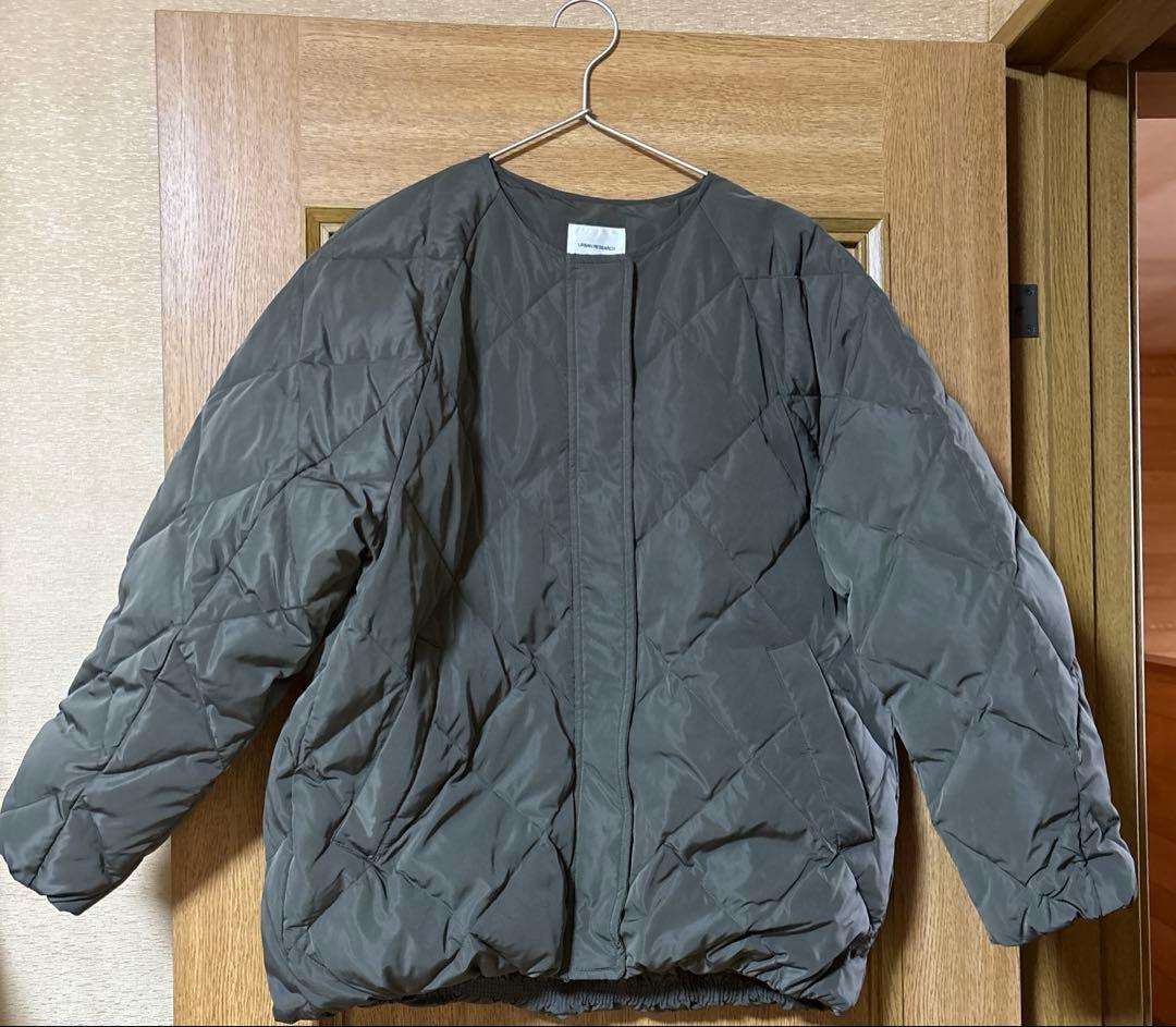 アーバンリサーチ　『WEB限定』コクーンキルティングダウン　カーキグレー