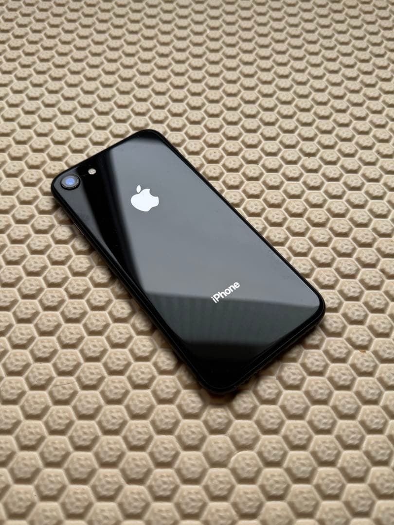 iPhone8スペースグレイ64gb SIMロックなし本体のみ