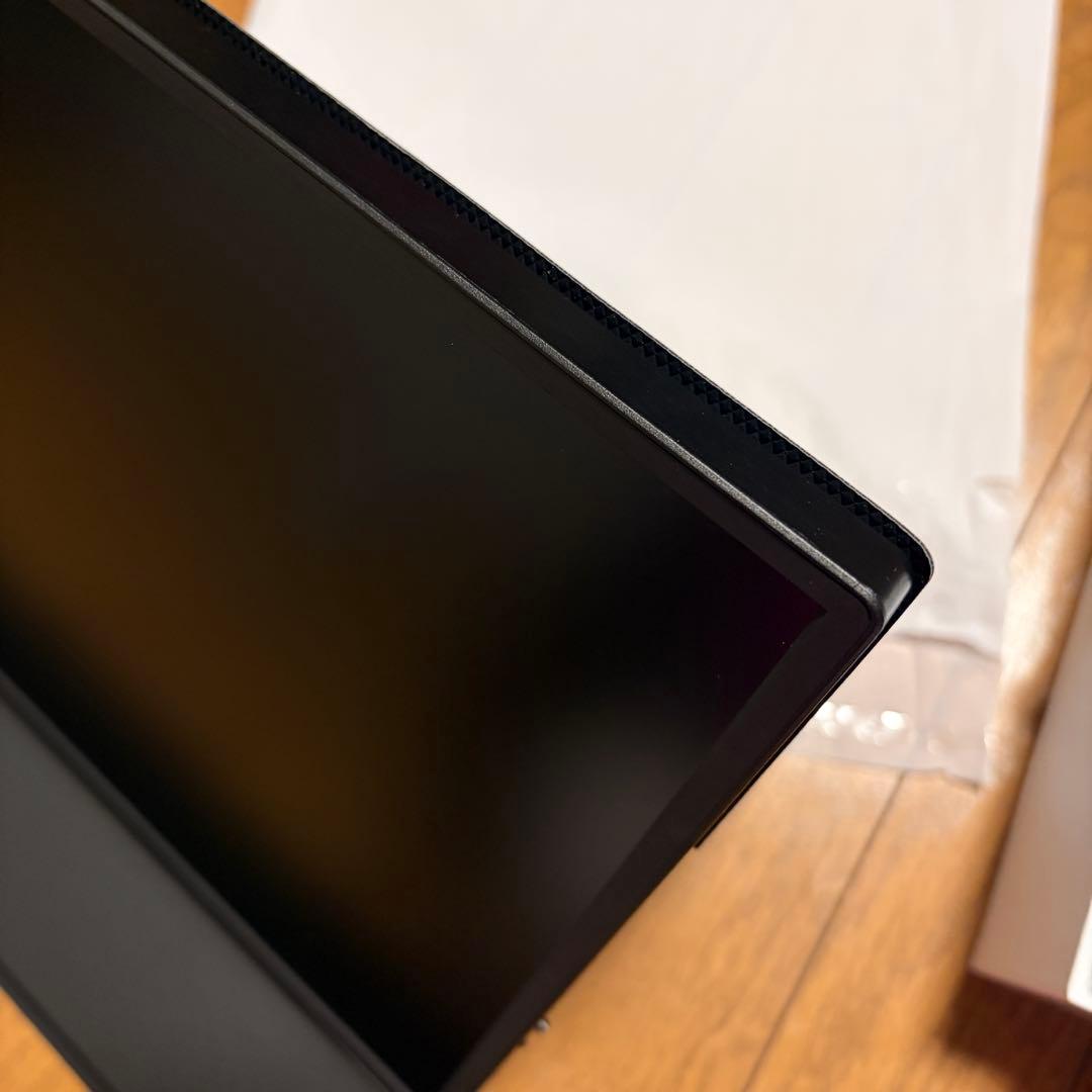 18.5インチ モバイルモニター カバー付