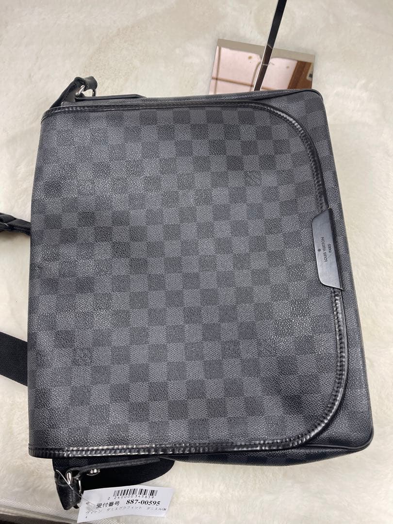 【使用感あり】LOUISVUITTON ルイヴィトン　グラフィット　ダニエルGM