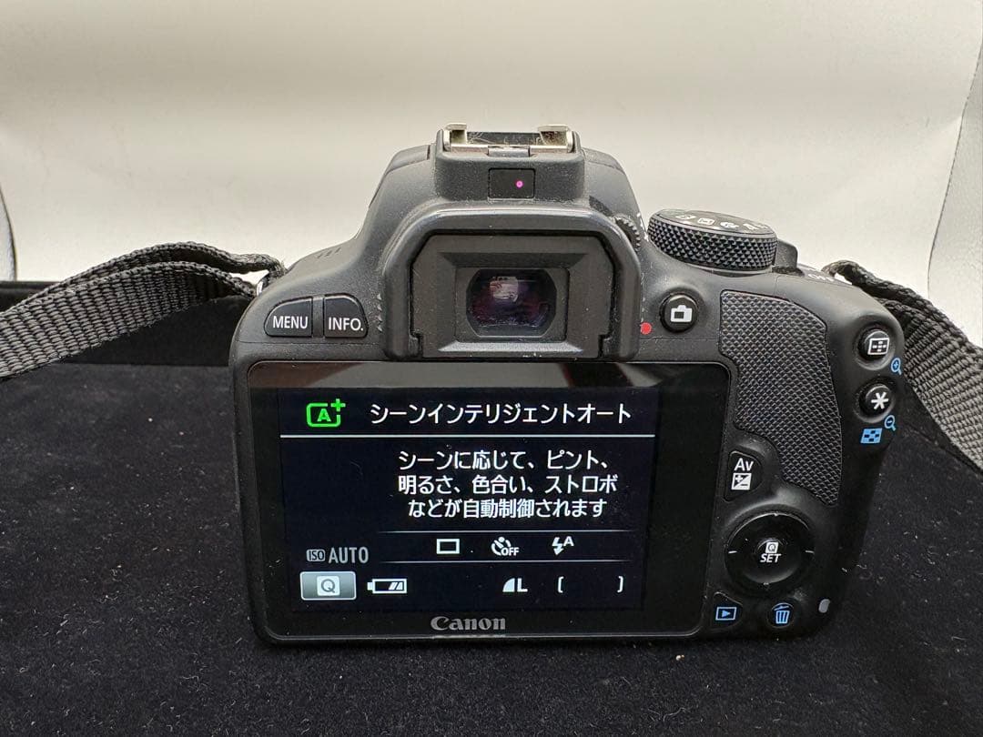 Canon EOS Kiss X7 デジタル一眼レフ 18-55mm