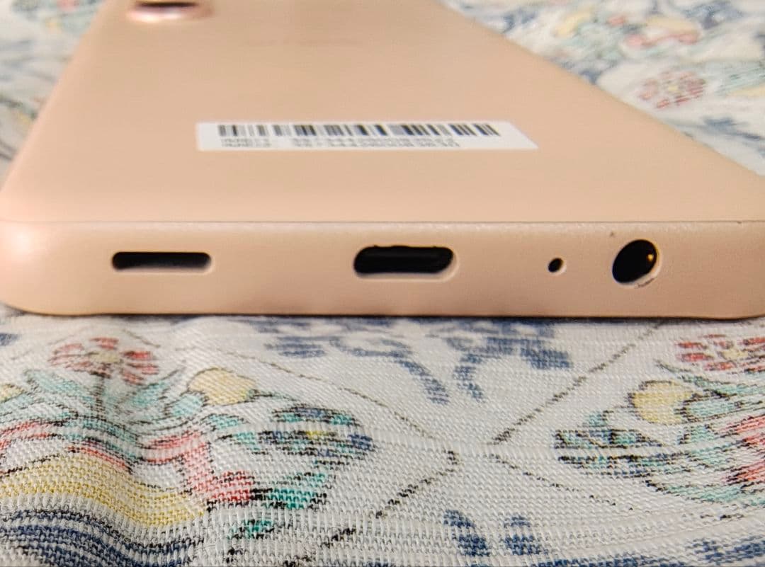 arrows スマートフォン We2 au64g中古品