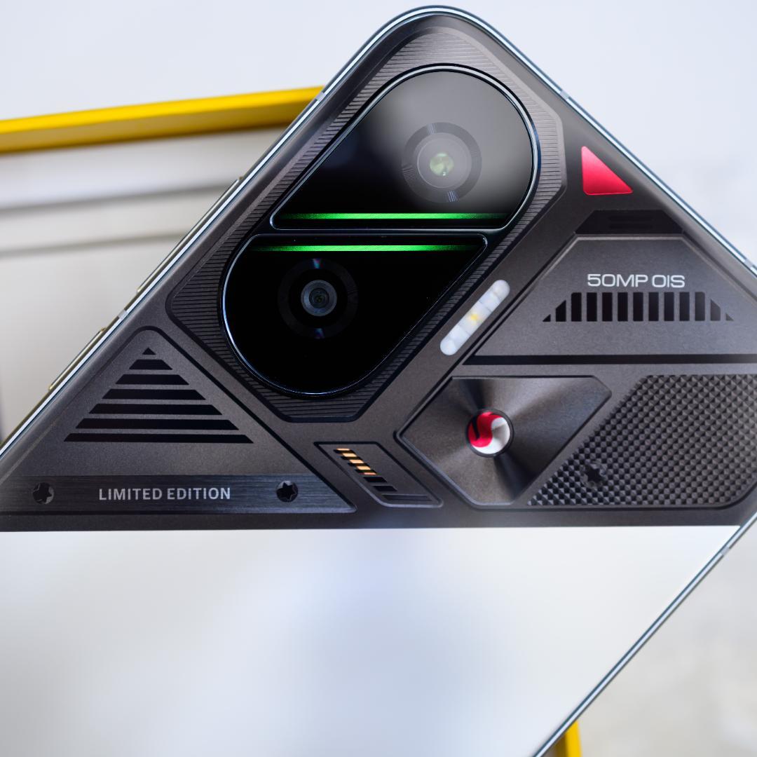 【ほぼ新品】Xiaomi poco F7 12GB/256GB 国内版