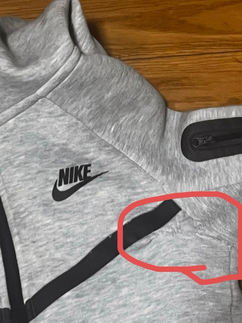 NIKEテックフリースグレーS サイズ￼