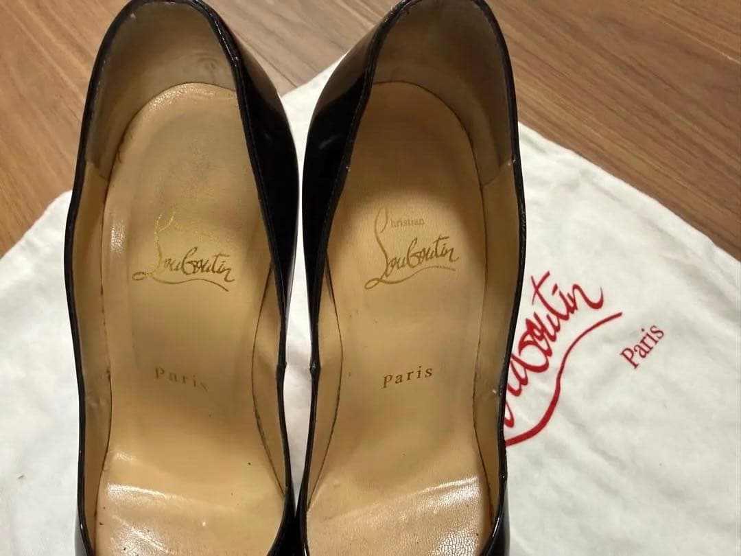 Christian Louboutin パテントパンプス 37.5 黒