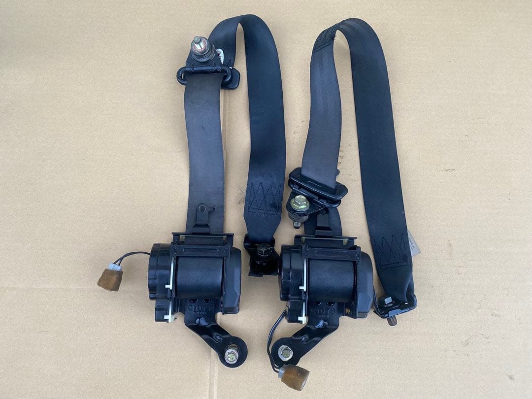 マツダ RX7 FC3S 後期　純正　 シートベルト(k)