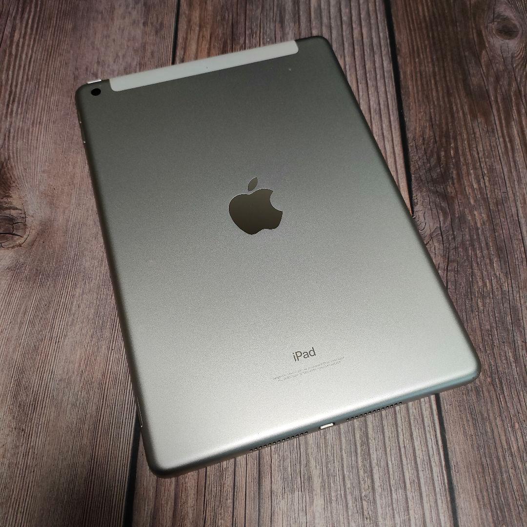 Apple iPad 第6世代 32GB SIMフリー シルバー