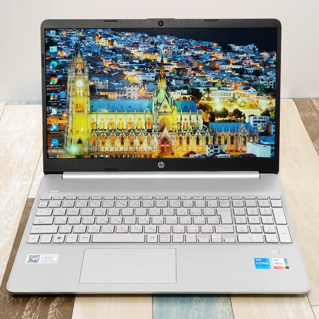 未使用に近い２０２３年製の軽量１５インチ✨超高速ＳＳＤ＆大容量メモリ✨ＩＰＳ液晶