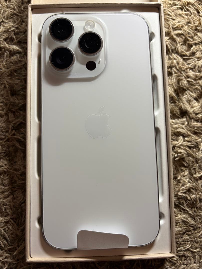 Apple iPhone 16 Pro ホワイト 本体　128G新品未使用